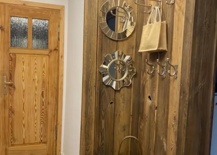 Pod Lasem بيت للعطل *