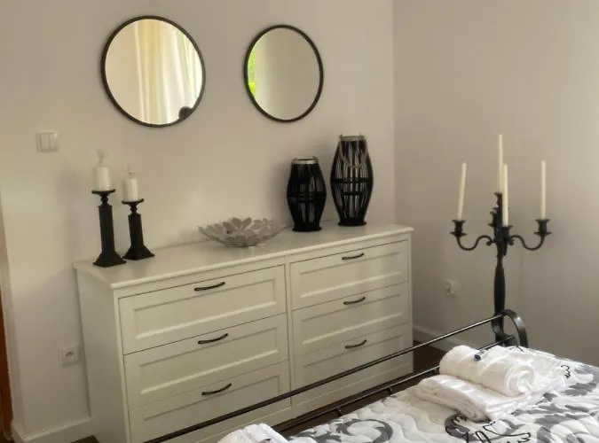 Pod Lasem بيت للعطل *